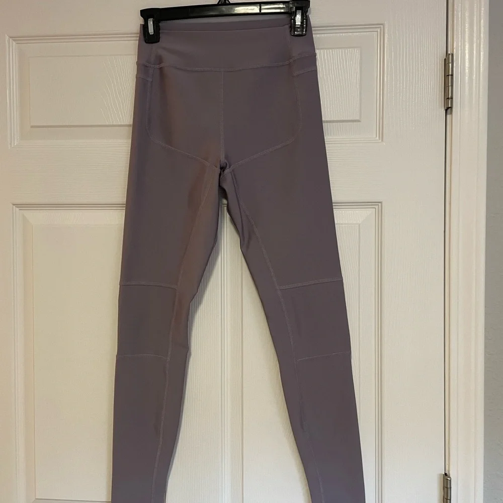 ALO Yoga, grayish purple color leggings. Size Small.